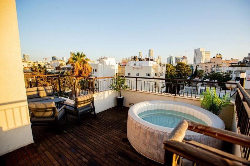 Borochov TLV Luxury Roof Top Apt — забронировать отель в Тель-Авиве