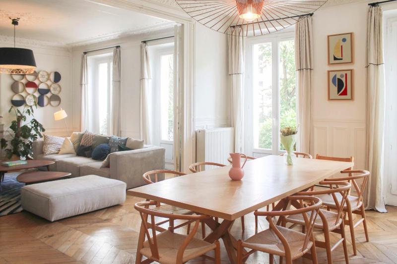 Bright family apartment - recently renovated — отель в Париже, Франция