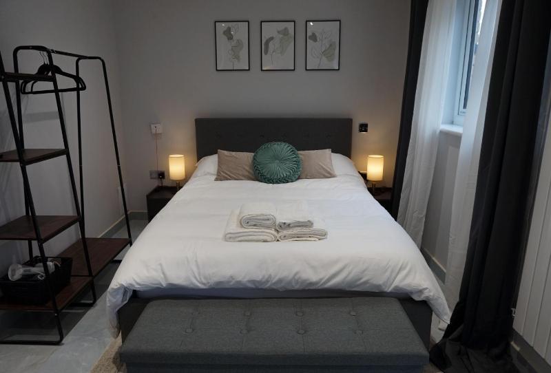 Цены на Luxury 5BD Suite Guest House в Лондоне