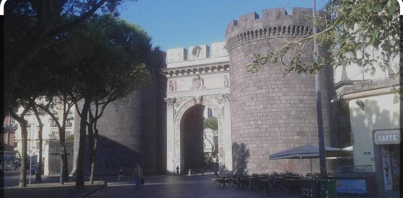 Krizia home b&b napoli — комфортный отель в Неаполе