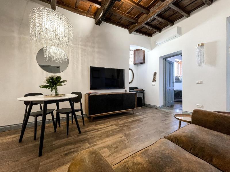DomusLu' - Casa di charme nel cuore di Roma — отель с удобным расположением в Риме