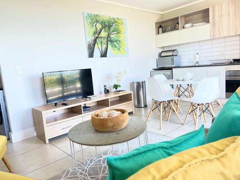 Lovely apartment near Canal Walk — комфортный отель в Кейптауне