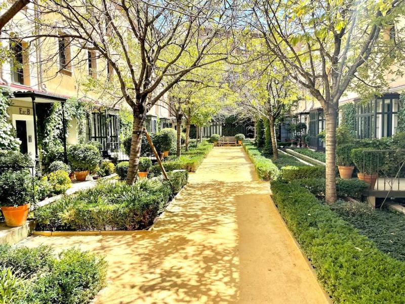 Цены на Luxury duplex w/garden, Reina Sofia в Мадриде