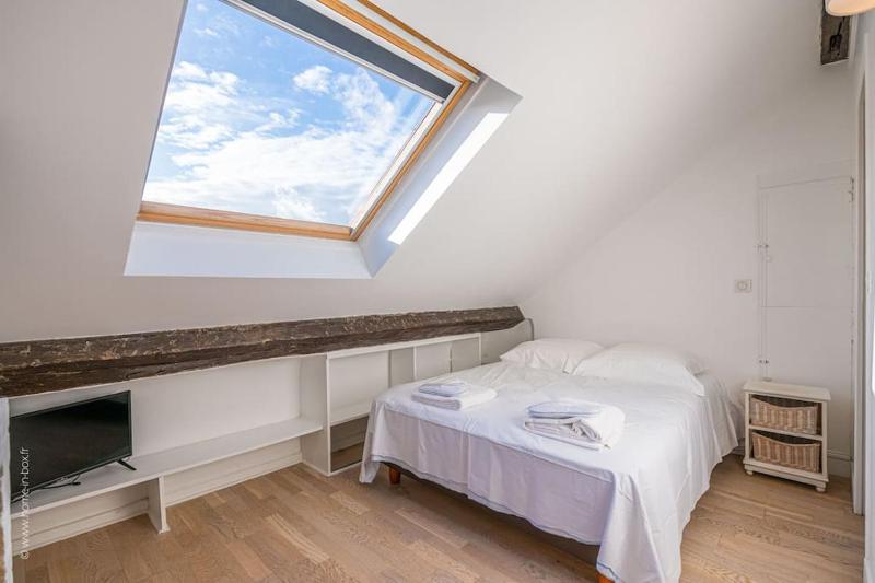 Odeon - Apartment in the famous district of St Germain — отель с удобным расположением в Париже
