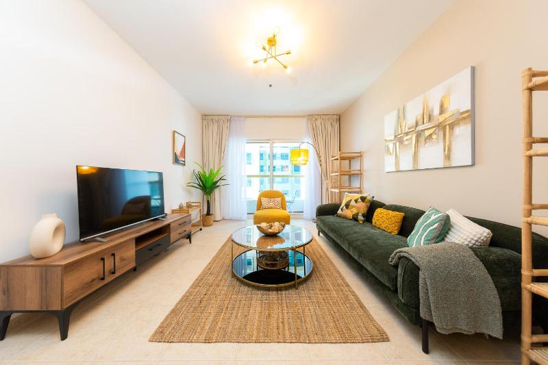 Цены на Attractive 1BR with Sea View near Barasti Beach Club в Дубае