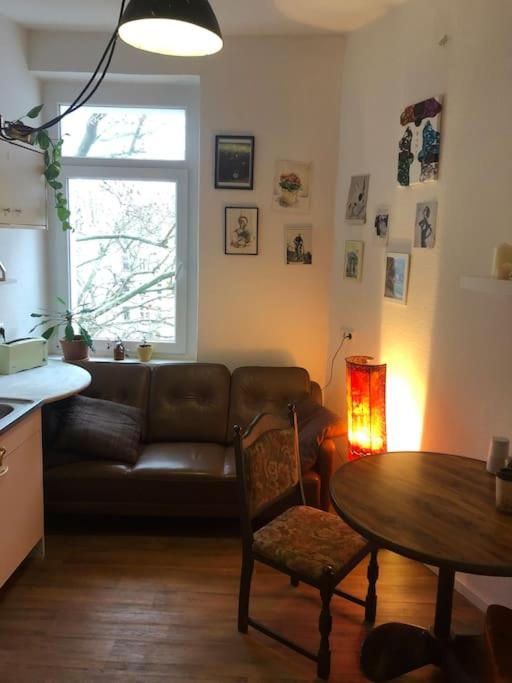Berliner Altbau Prenzlauer Berg cozy&relaxing 8-) — забронировать отель в Берлине