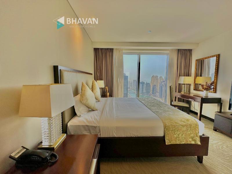 One bedroom Apartment in EMAAR Residence, Marina by Bhavan Vacation Homes — комфортный отель в Дубае