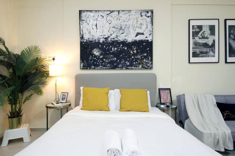 Effortless Elegance Studio Apartment, Dubai — забронировать отель в Дубае
