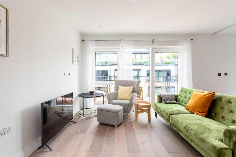 Modern Chelsea Apartment — забронировать отель в Лондоне