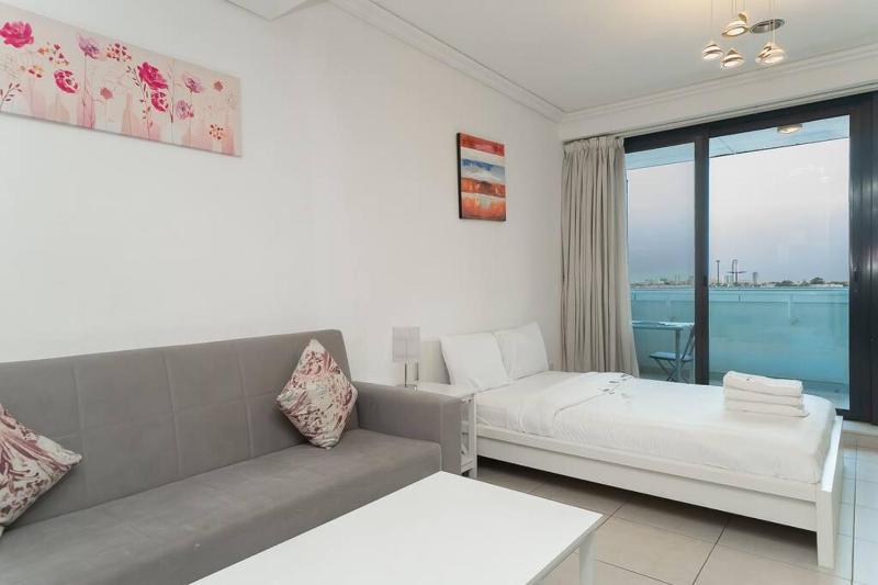 Цены на StoneTree - Fully Furnished Studio with Spacious Balcony в Дубае