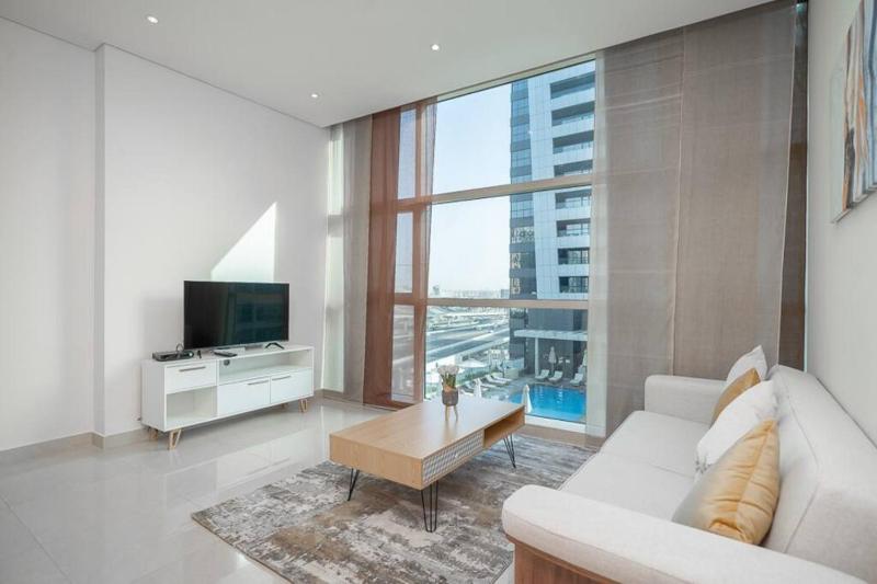 StoneTree - Furnished 1BR Close to Metro — комфортный отель в Дубае