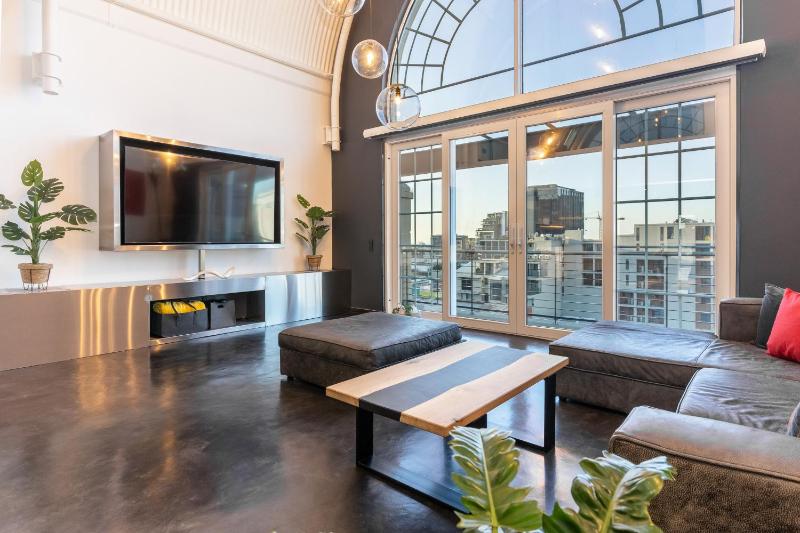 Cape Rise Luxury Loft - Apartment with City views — комфортный отель в Кейптауне