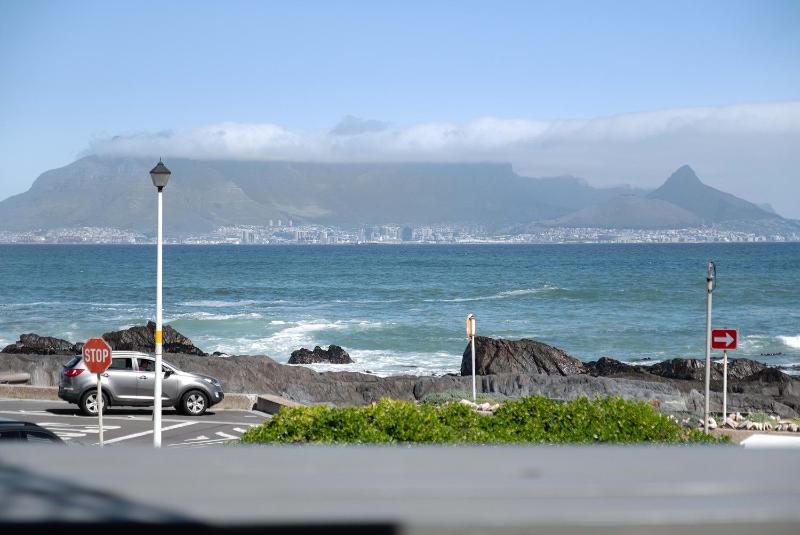 Villa by the Ocean, Blouberg Village — комфортный отель в Кейптауне