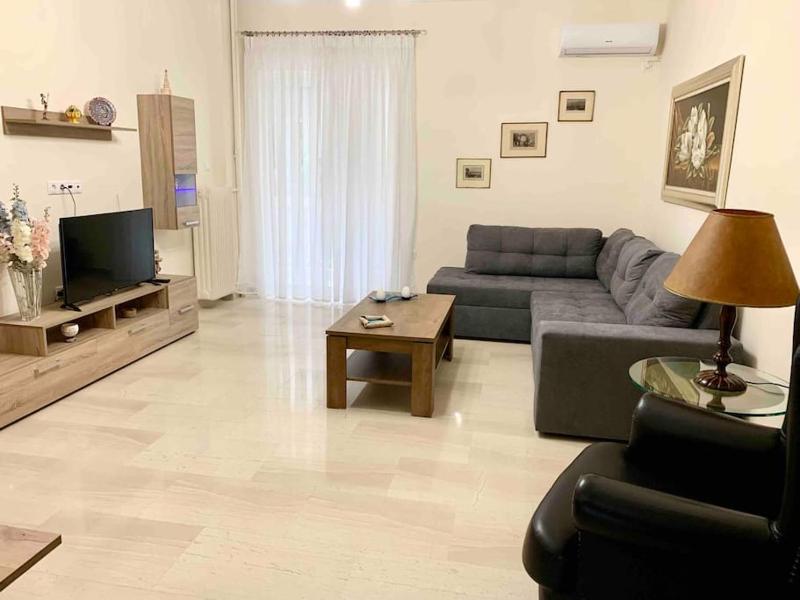 Alexa's Downtown Apartment — отель в Афины, Греция