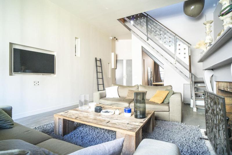 Цены на Nice 80 m close to the Ternes в Париже