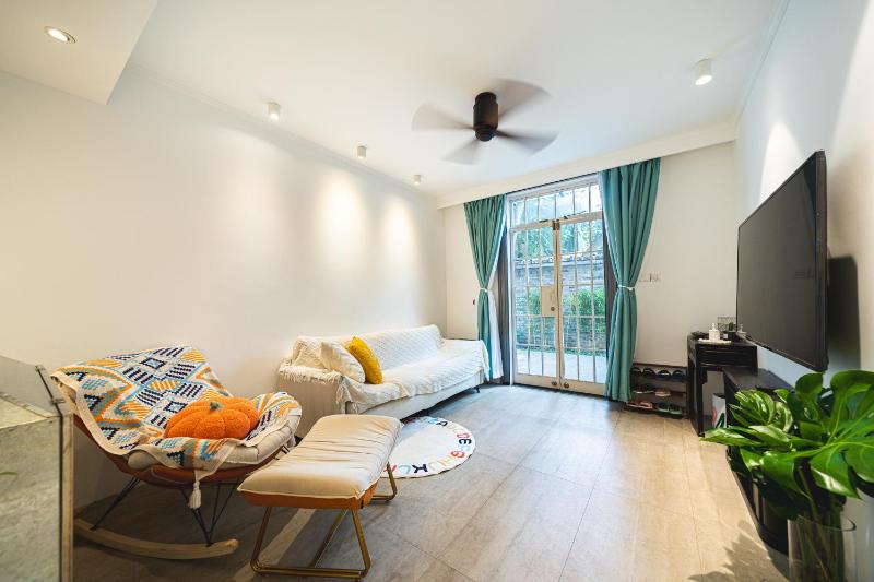Shanghai Celebrity Courtyard B&B — забронировать отель в Шанхае