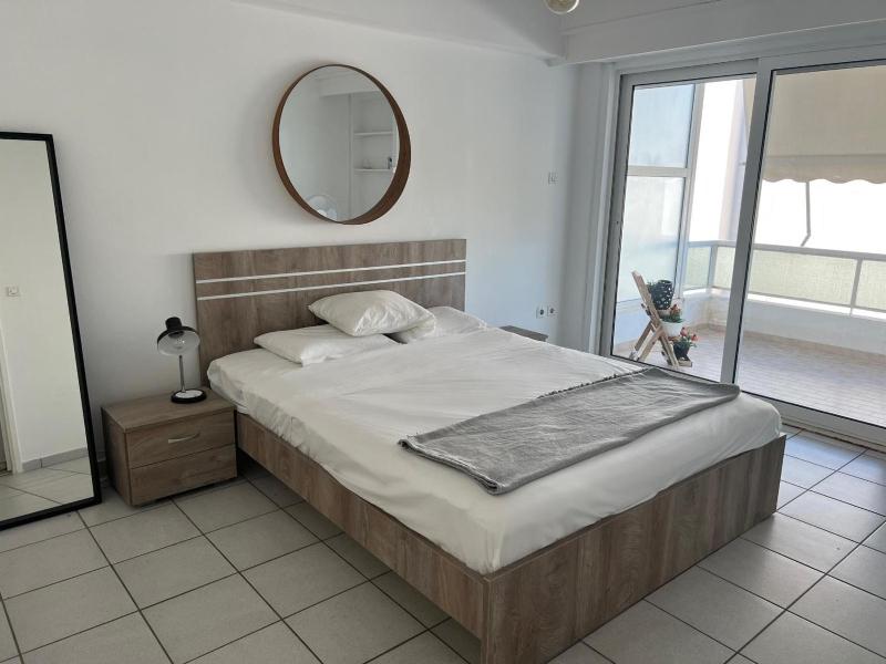 Cute 1bd Apartment at Vouliagmeni — отель с удобствами в Афины