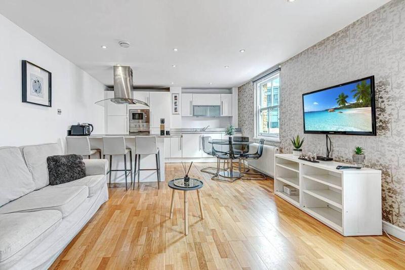 Two BR Flat 5 mins walk from London eye G96 — отель с удобствами в Лондоне