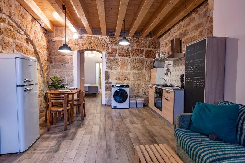 Loft Vetriera centro storico — комфортный отель в Палермо
