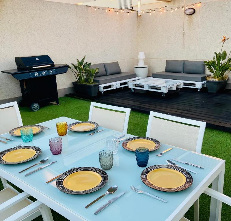 PATACONA PREMIUM PENTHOUSE Sea views & Barbecue — комфортный отель в Валенсии