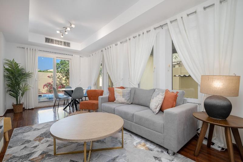 ALH Vacay - Springs 8 - 2 Bedrooms with Maid room — отзывы гостей и цены