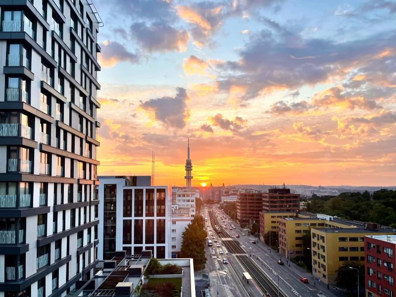 The Dawn Towers Apartment Zizkov — отель с удобным расположением в Праге