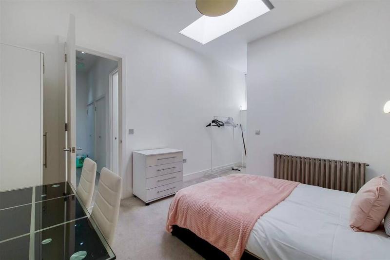 Bridgeman Road Property in King's Cross — забронировать отель в Лондоне