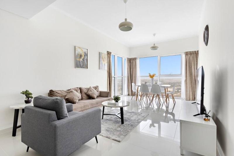 StoneTree - Spacious Modern 2BR Apartment — комфортный отель в Дубае