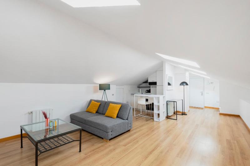 Цены на RELSTAY - Arco della Pace - Sunny Loft в Милане