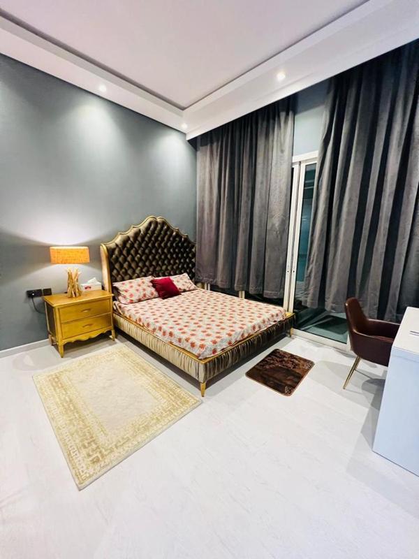 Ultra Luxury Fully Furnished Apartment 1Bhk ( 2 King Size Bed ) — забронировать отель в Дубае