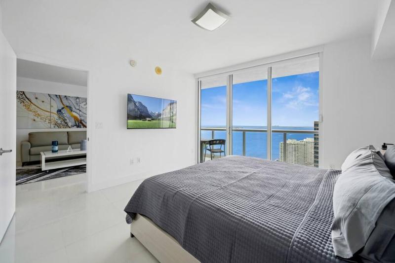 W Hotel East High Water view — отель с удобным расположением в Майами