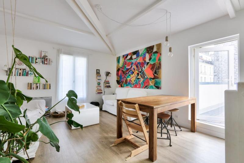 Цены на Charming accommodation for 4 in the heart of Montmartre в Париже