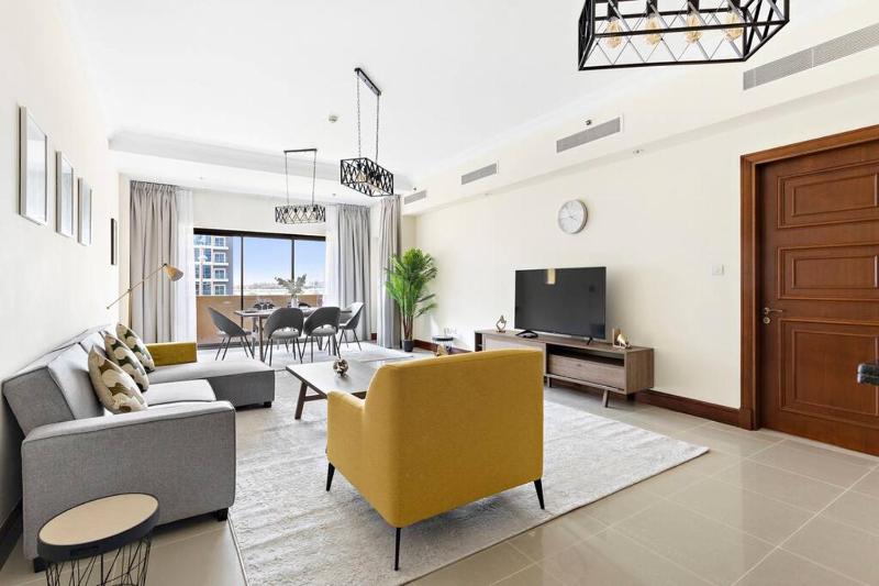 StoneTree - Luxurious 2 BR Apartment in Palm Jumeirah — отель с удобным расположением в Дубае