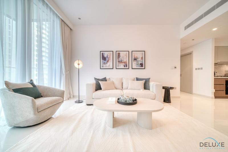 Sophisticated 1BR at Beach Isle Tower 2 Emaar Beachfront Dubai Marina by Deluxe Holiday Homes — забронировать отель в Дубае