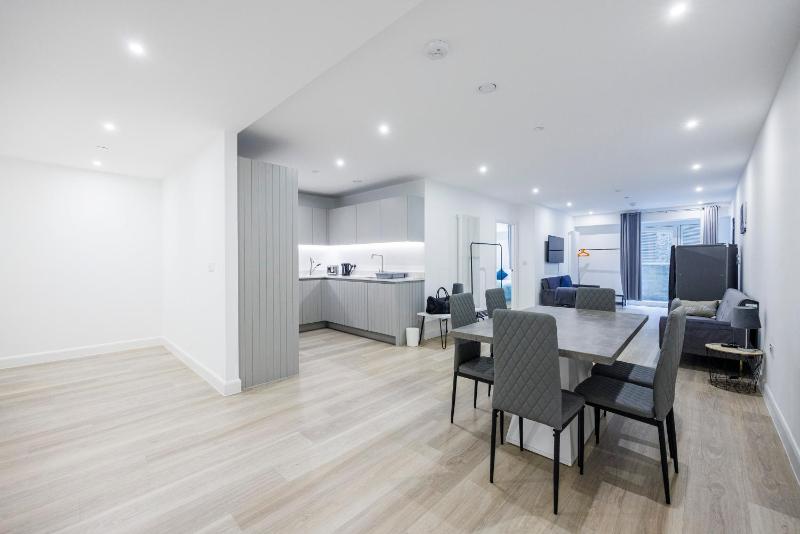 Excel Location 3Bedrooms sleeps up to 15 — отель в Лондоне, Соединенное Королевство