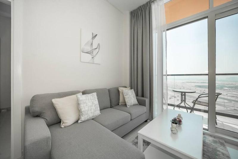 StoneTree - Cozy Fully-Furnished 1 BR in Damac Hills — комфортный отель в Дубае