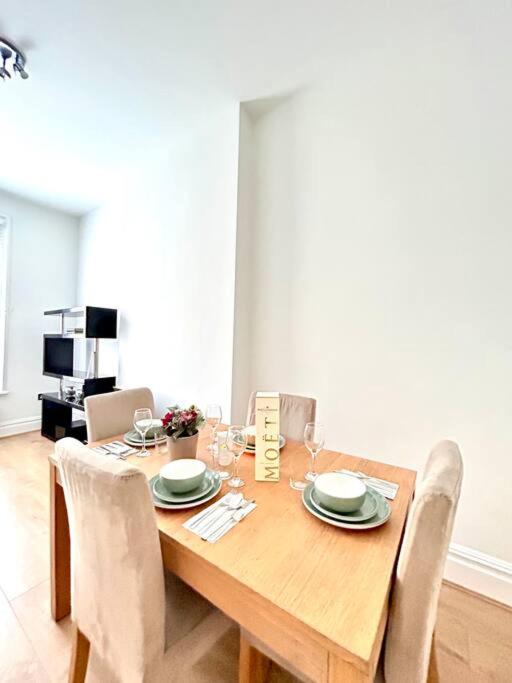 Maida Vale Serenity: 2-Bedroom — отель с удобным расположением в Лондоне