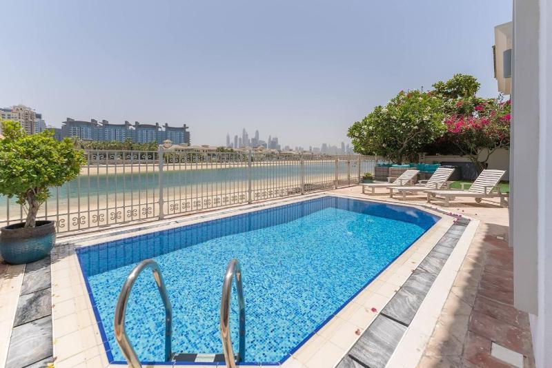 Цены на 6 Bedroom Modern Luxury Villa In Palm Jumeirah в Дубае