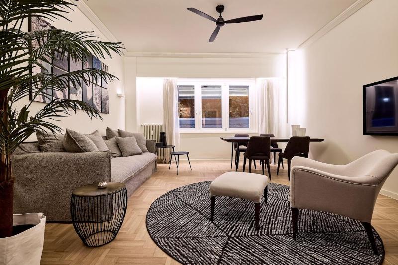 Luxury Living in Athens by the Presidential Residence — комфортный отель в Афины
