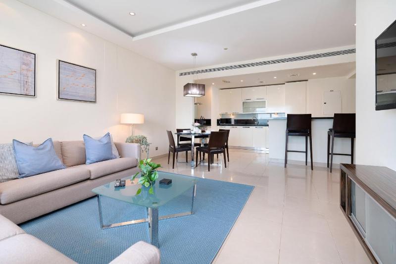 Lovely Lake View - Two Bedroom - JLT — отзывы гостей и цены