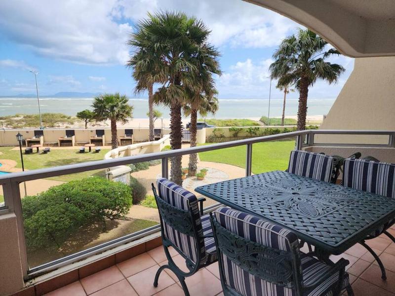 Beachfront Apartment with a View — комфортный отель в Кейптауне