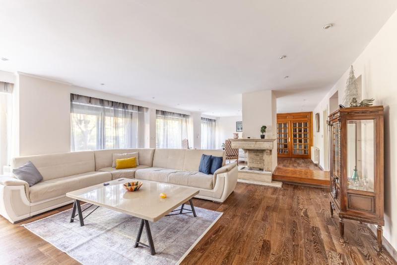 Цены на Chic Flat w Garden in Bebek, Lux Side of Istanbul в Стамбуле
