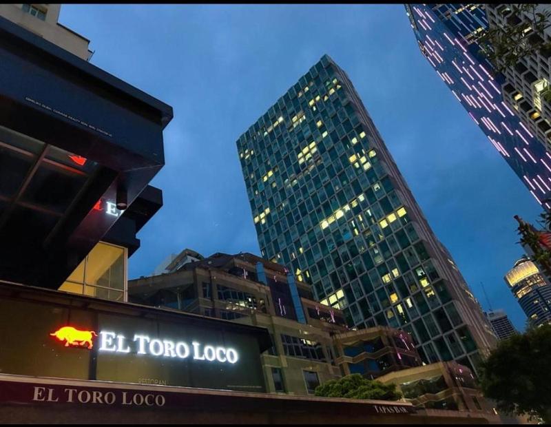 Soho suites klcc by Nadia Guesthouse Kuala Lumpur — отель с удобным расположением в Куала-Лумпуре