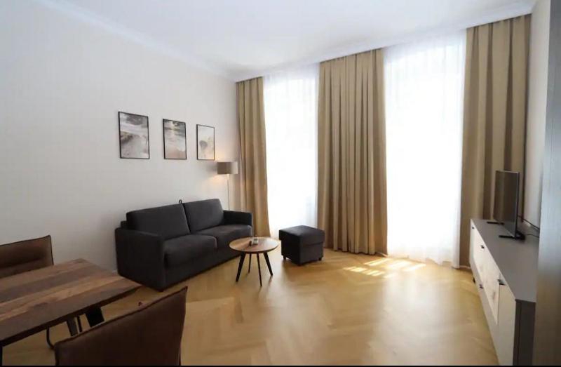 Stylish City Center Apartment — отзывы гостей и цены