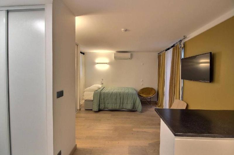 S18933 - Studio 2 personne a Paris — забронировать отель в Париже
