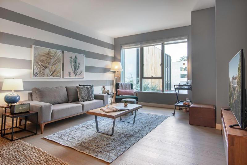 Downtown 1BR w Gym WD next to The Broad LAX-51 — забронировать отель в Лос-Анджелесе