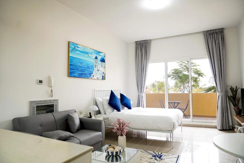 Цены на NEW! Gorgeous Studio with Beach view in RAK в Рас аль-Хайме