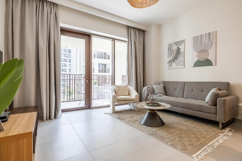 Цены на 1BDR in Surf At Creek Beach I Newly Furnished в Дубае