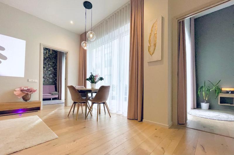 Premium 2 bedroom central home with ground floor terrace and a personal little cinema — отель с удобствами в таллине