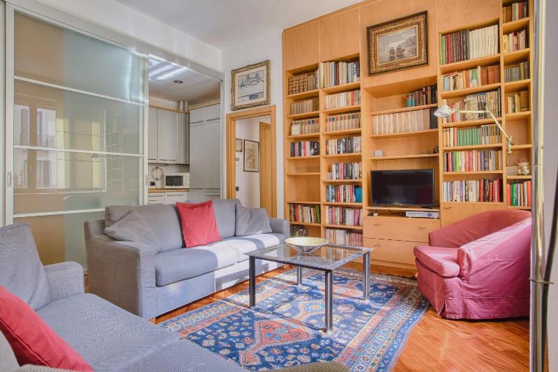 JOIVY Spacious apt, Easy Access to Milan Centre — забронировать отель в Милане